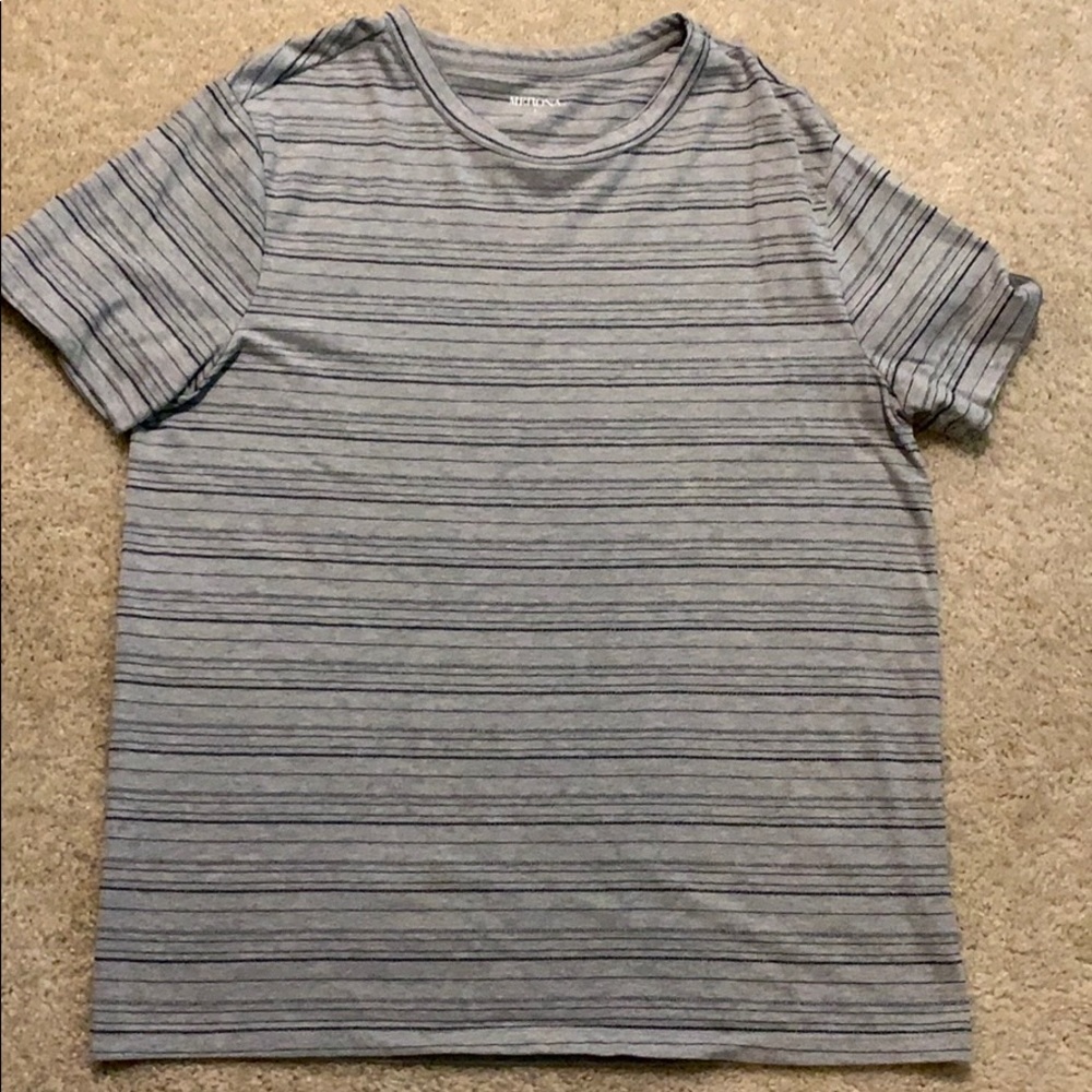 Men’s Merona short sleeved shirt.